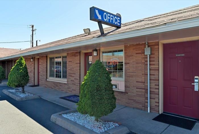 Americas Best Value Inn & Suites Klamath Falls Exterior photo
